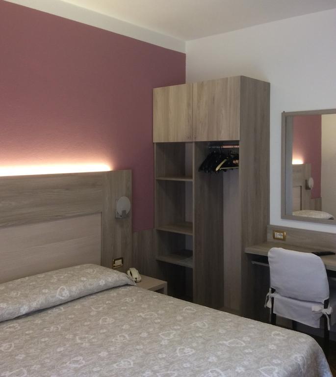 קסטיונה דלה פרסולאנה Albergo Ristorante Scanapa מראה חיצוני תמונה