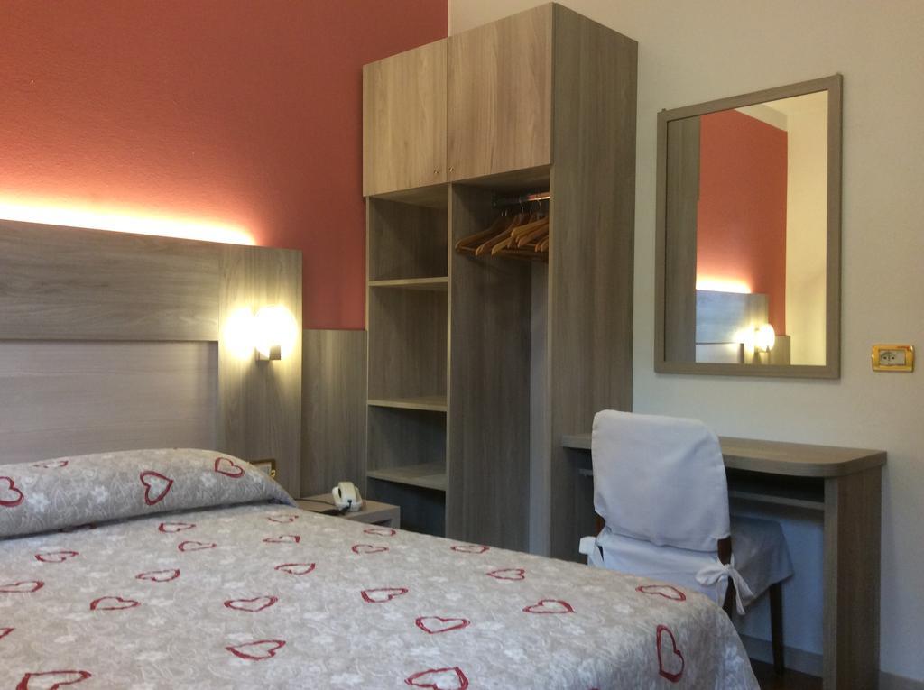 קסטיונה דלה פרסולאנה Albergo Ristorante Scanapa מראה חיצוני תמונה